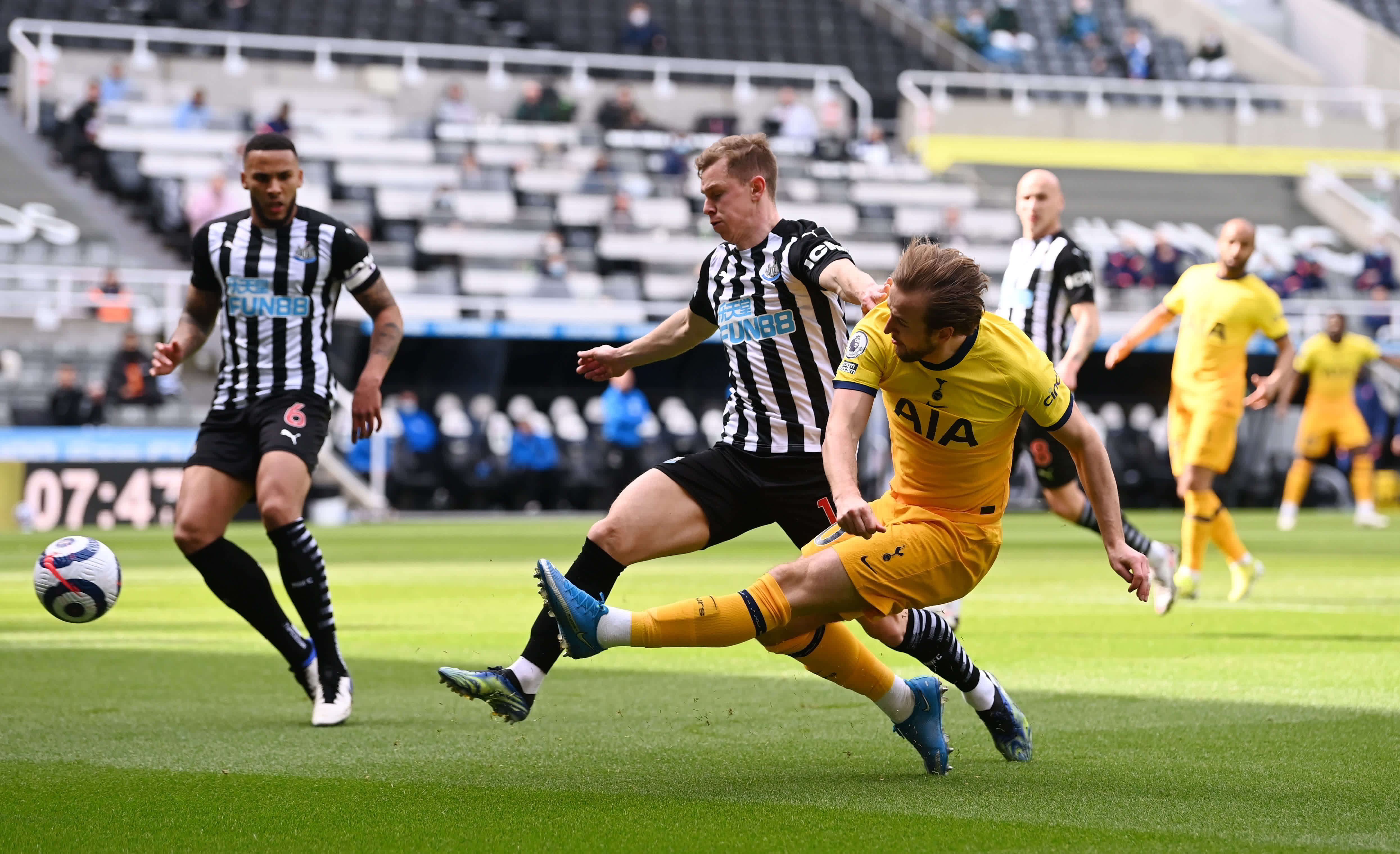 尤其是对拥 尤其是对拥